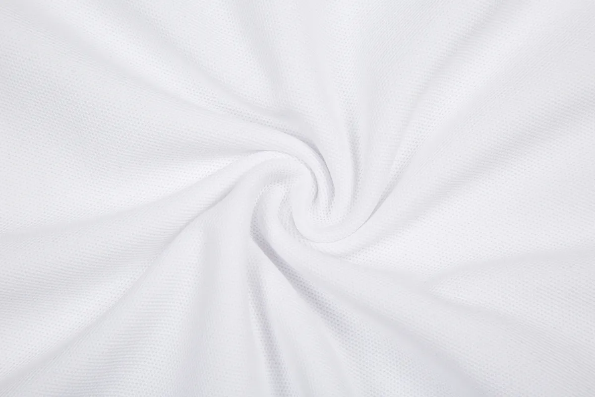 P200 White background picture [Evergreen all year round] Style number: 25101# (on sale all year round) Color: black white label/black red label/navy blue white label/navy blue red label/white/pink/grey Size: S to Pearlescent buttons on white background ✅ - The placket chiffon film is professionally processed ✅ -Ralph Lauren's classic Malaysian logo Polo｜Unlock the British retro sports style. Use 220g heavy double-sided piqué cotton to create a tall silhouette. The iconic Malaysian embroidery logo interprets American origin. The solid color system can easily control formal and casual scenes.